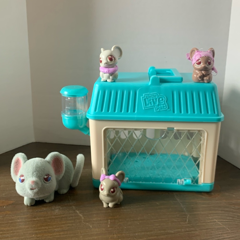 Little Live Pets Mama Surprise Lil' Mouse Minis play set